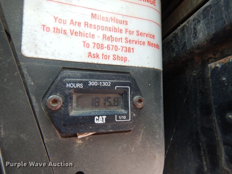 image for item JS9446 2004 Caterpillar 277B  tracked skid steer loader