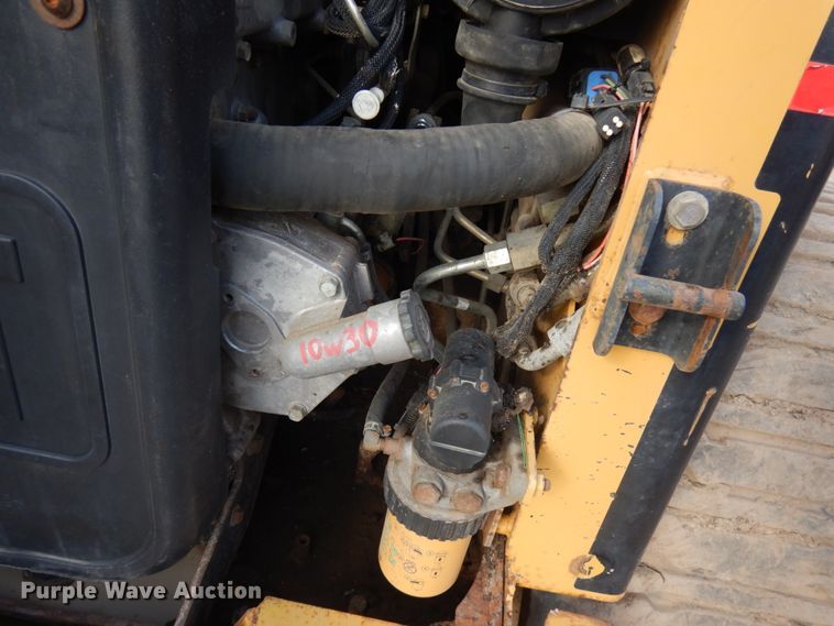 image for item JS9446 2004 Caterpillar 277B  tracked skid steer loader