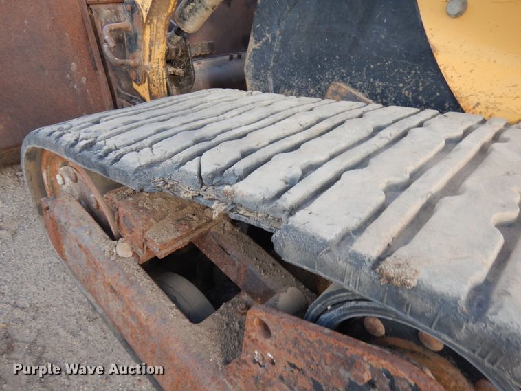 image for item JS9446 2004 Caterpillar 277B  tracked skid steer loader