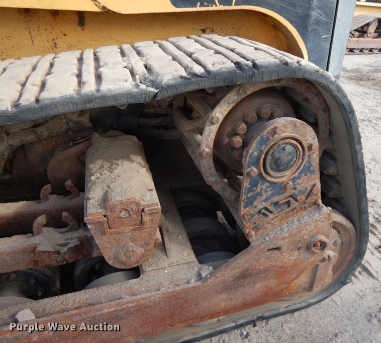 image for item JS9446 2004 Caterpillar 277B  tracked skid steer loader