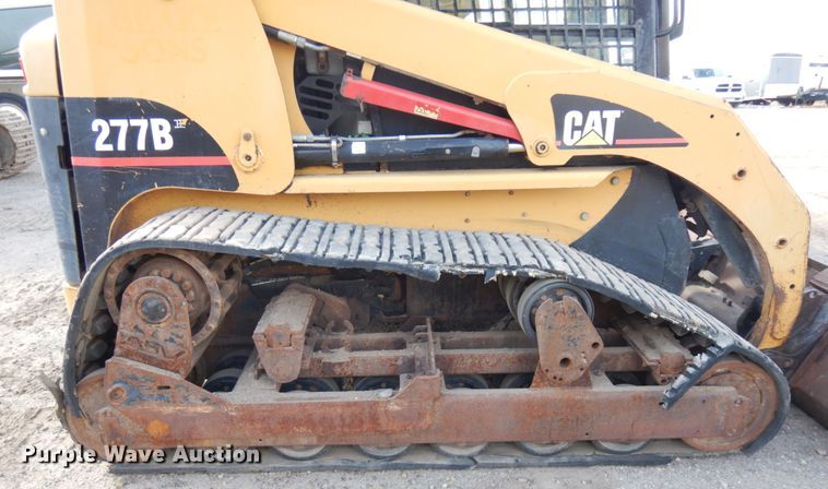 image for item JS9446 2004 Caterpillar 277B  tracked skid steer loader