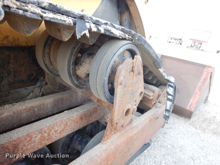 image for item JS9446 2004 Caterpillar 277B  tracked skid steer loader