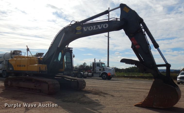 image for item JS9447 2004 Volvo EC290BLC  excavator