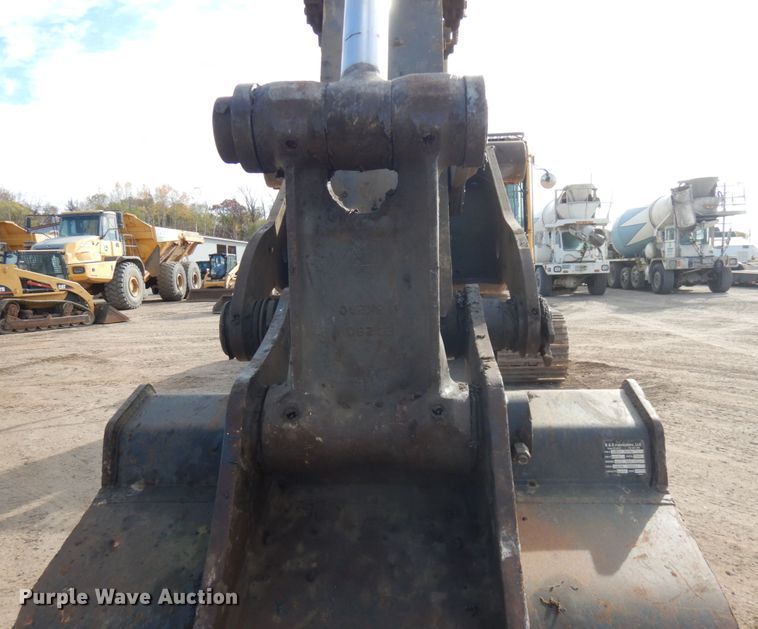 image for item JS9447 2004 Volvo EC290BLC  excavator