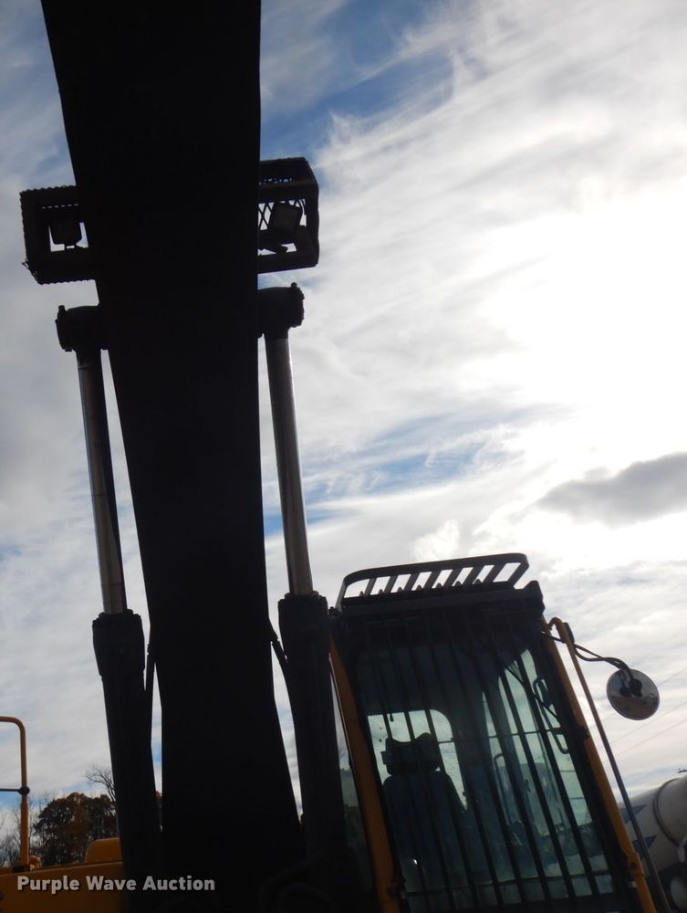 image for item JS9447 2004 Volvo EC290BLC  excavator