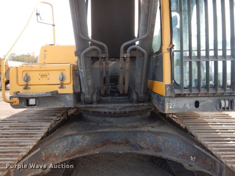 image for item JS9447 2004 Volvo EC290BLC  excavator