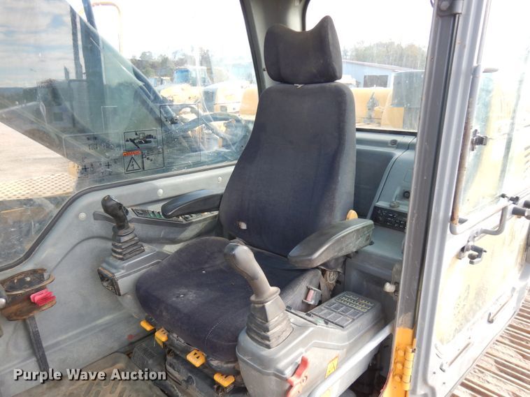 image for item JS9447 2004 Volvo EC290BLC  excavator
