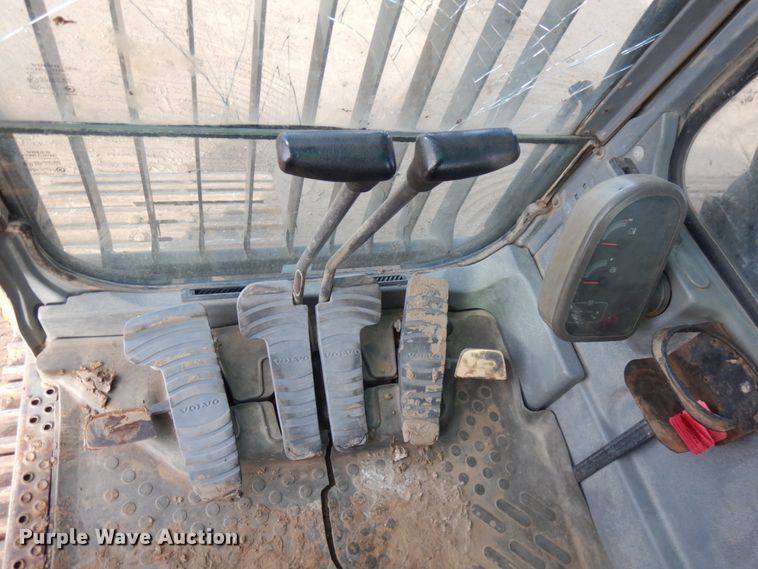 image for item JS9447 2004 Volvo EC290BLC  excavator