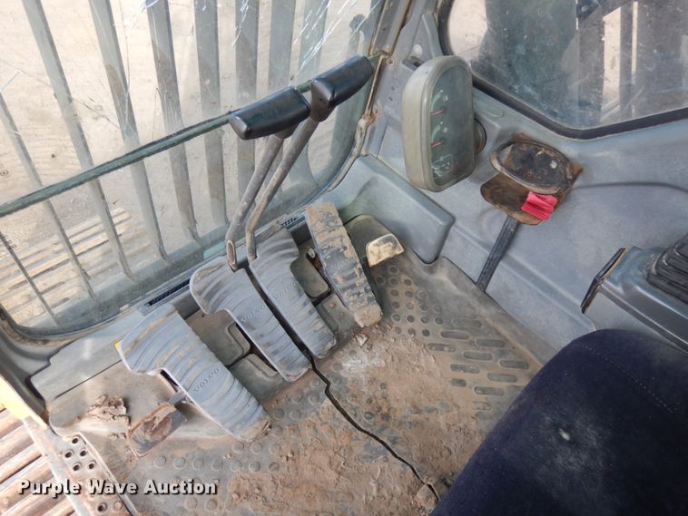 image for item JS9447 2004 Volvo EC290BLC  excavator