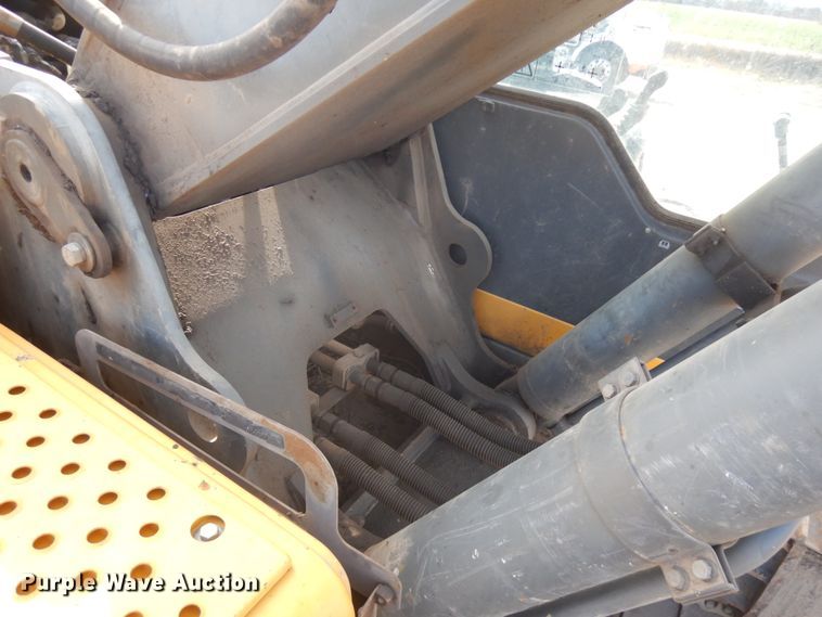 image for item JS9447 2004 Volvo EC290BLC  excavator