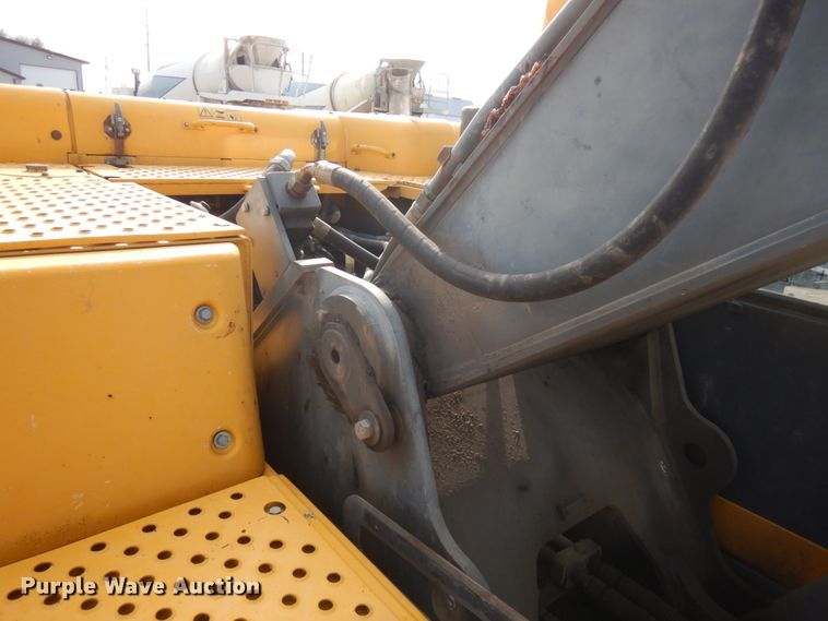 image for item JS9447 2004 Volvo EC290BLC  excavator