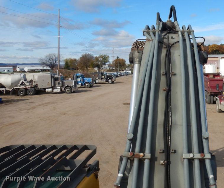 image for item JS9447 2004 Volvo EC290BLC  excavator