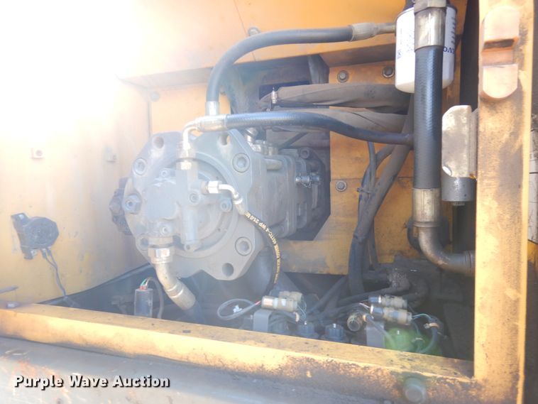 image for item JS9447 2004 Volvo EC290BLC  excavator