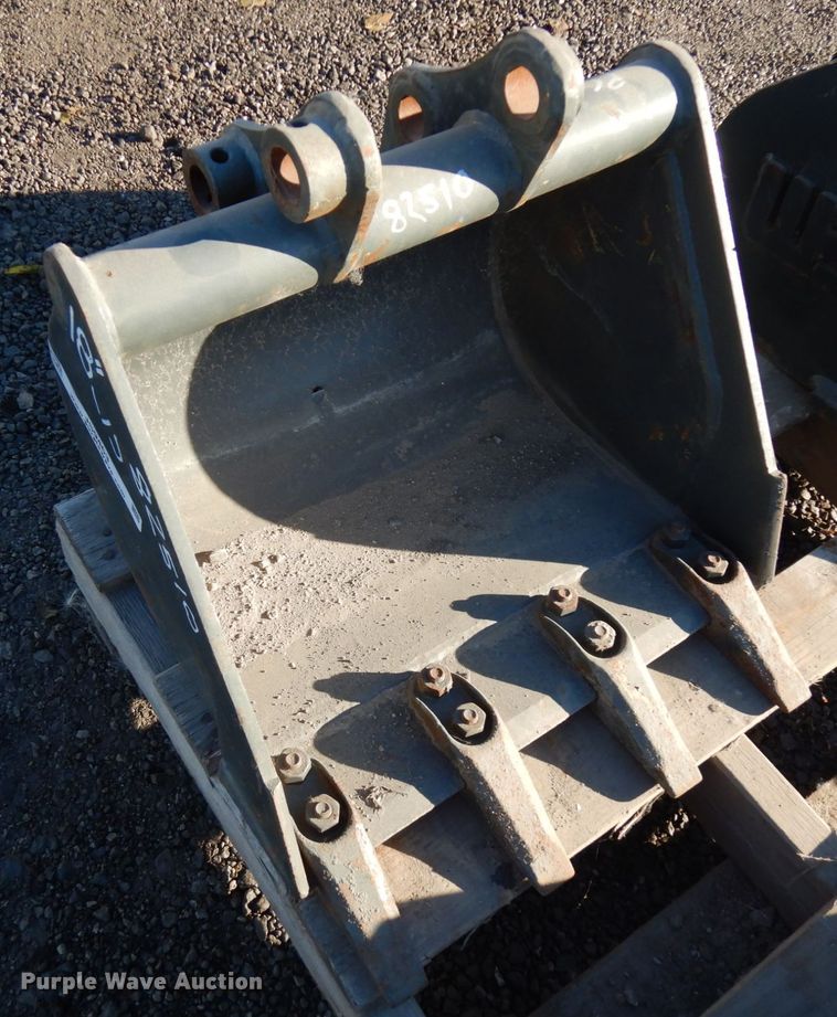 image for item JS9463 WB  18"W excavator bucket