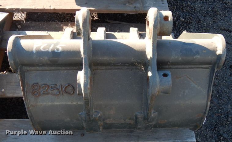 image for item JS9463 WB  18"W excavator bucket