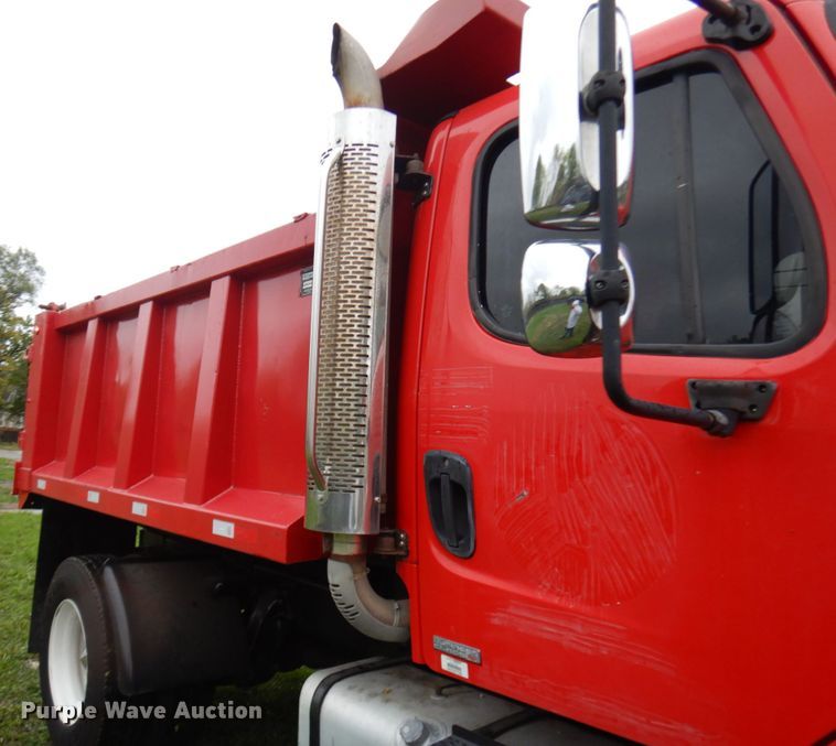image for item JS9474 2006 Freightliner Business Class M2  dump truck