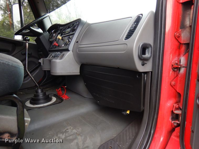 image for item JS9474 2006 Freightliner Business Class M2  dump truck