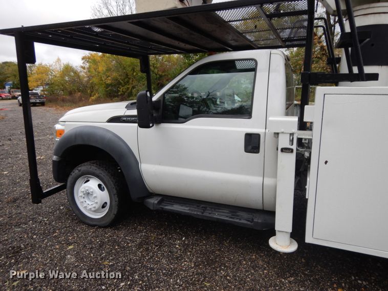 image for item JS9476 2011 Ford F550  forestry bucket truck