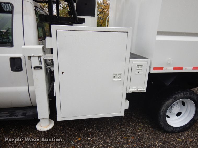 image for item JS9476 2011 Ford F550  forestry bucket truck