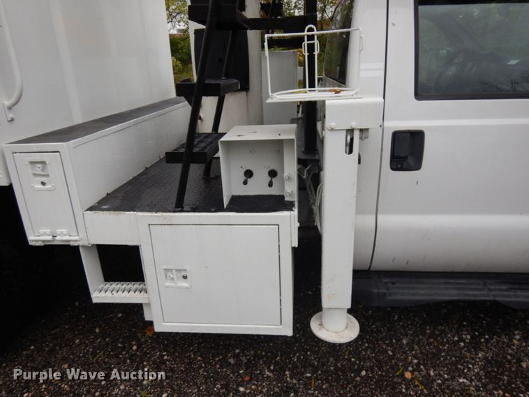 image for item JS9476 2011 Ford F550  forestry bucket truck