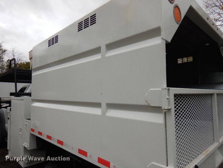 image for item JS9476 2011 Ford F550  forestry bucket truck