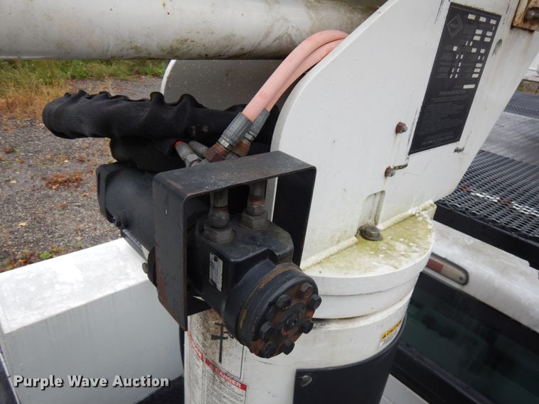 image for item JS9476 2011 Ford F550  forestry bucket truck