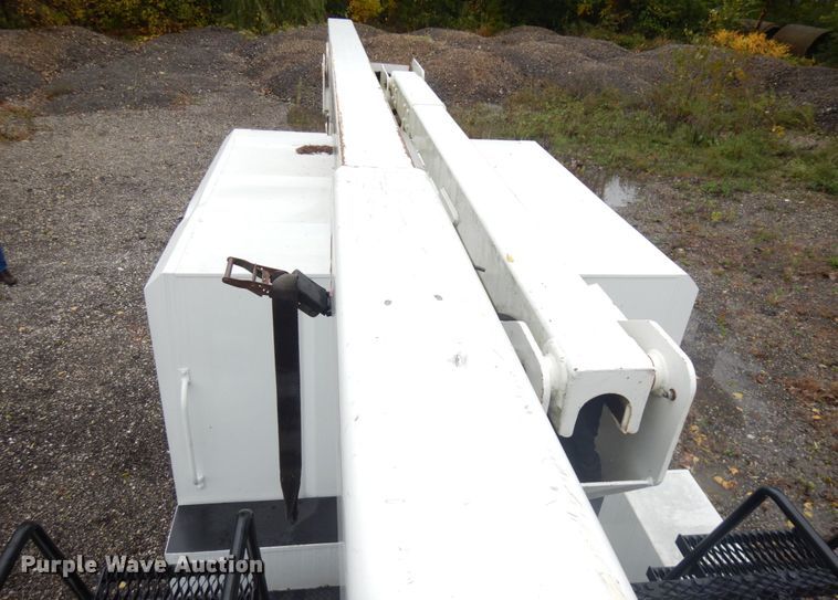 image for item JS9476 2011 Ford F550  forestry bucket truck