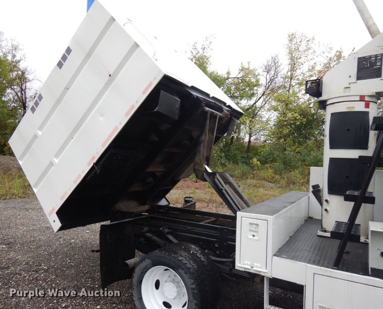 image for item JS9476 2011 Ford F550  forestry bucket truck
