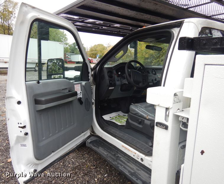 image for item JS9476 2011 Ford F550  forestry bucket truck