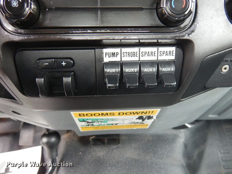 image for item JS9476 2011 Ford F550  forestry bucket truck