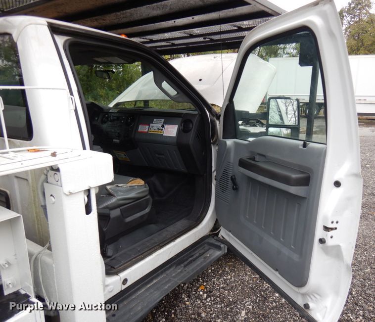 image for item JS9476 2011 Ford F550  forestry bucket truck