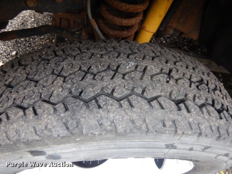 image for item JS9476 2011 Ford F550  forestry bucket truck