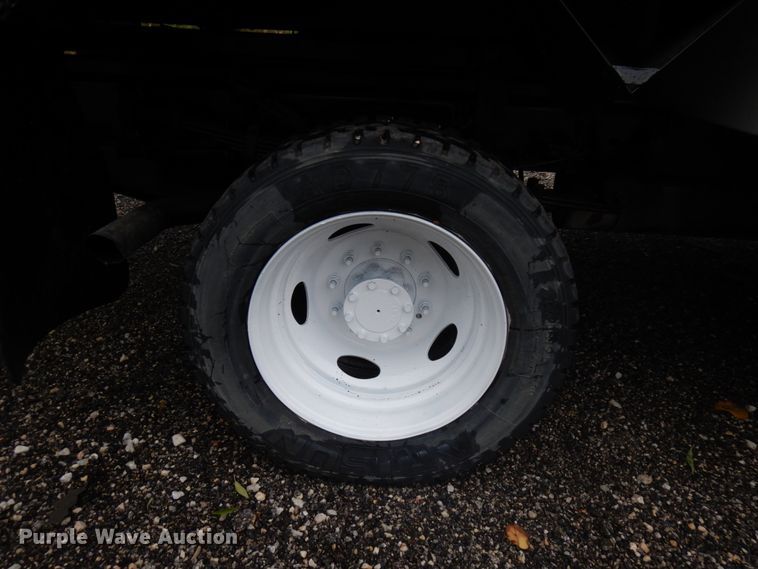 image for item JS9476 2011 Ford F550  forestry bucket truck