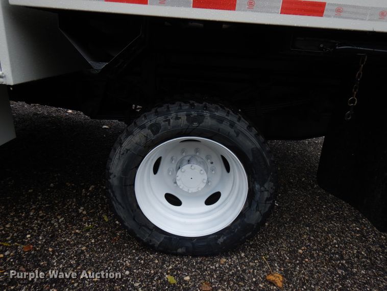 image for item JS9476 2011 Ford F550  forestry bucket truck