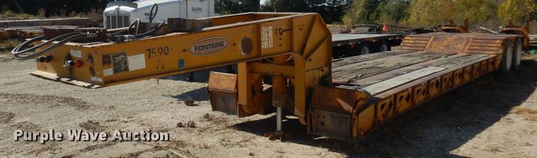 image for item JT9442 1990 Fontaine  lowboy equipment trailer