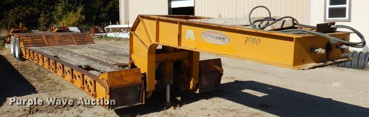 image for item JT9442 1990 Fontaine  lowboy equipment trailer