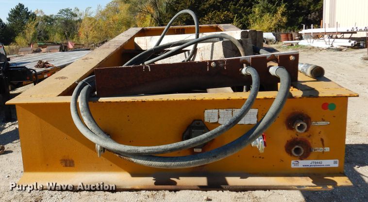 image for item JT9442 1990 Fontaine  lowboy equipment trailer