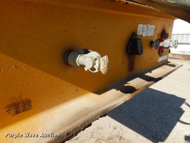 image for item JT9442 1990 Fontaine  lowboy equipment trailer