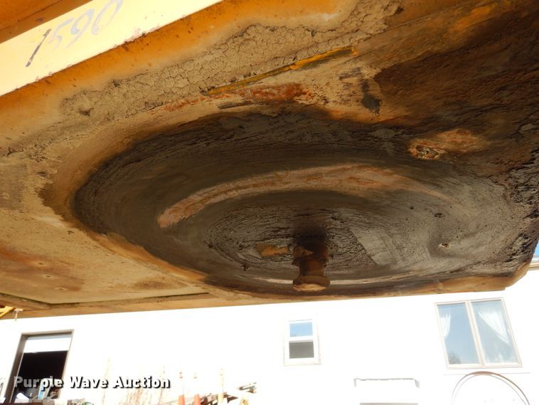 image for item JT9442 1990 Fontaine  lowboy equipment trailer