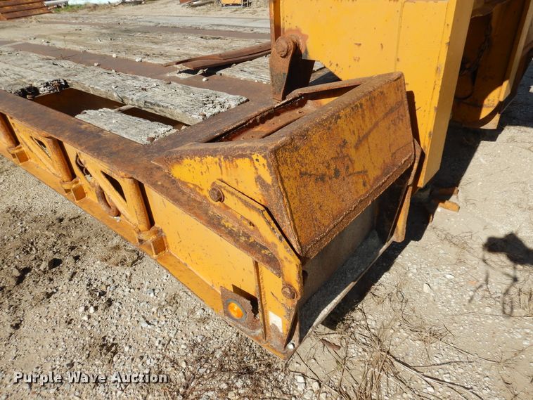 image for item JT9442 1990 Fontaine  lowboy equipment trailer