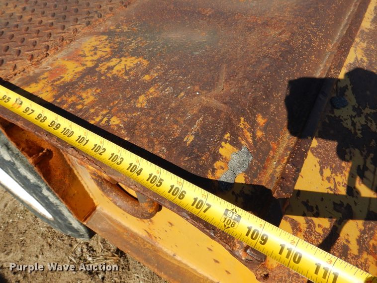 image for item JT9442 1990 Fontaine  lowboy equipment trailer