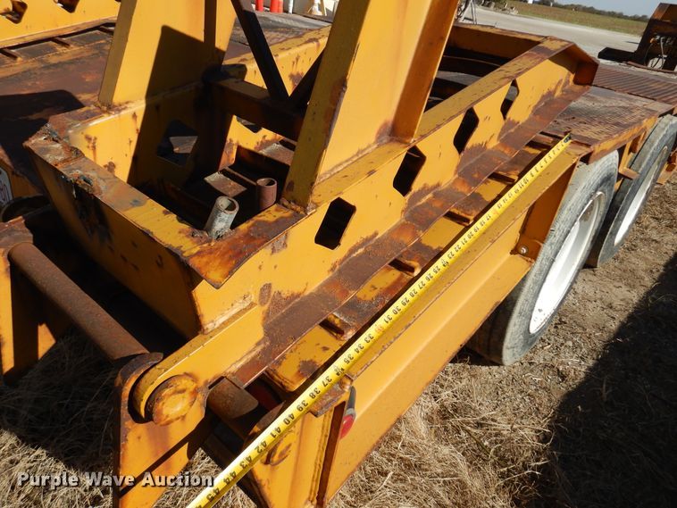image for item JT9442 1990 Fontaine  lowboy equipment trailer