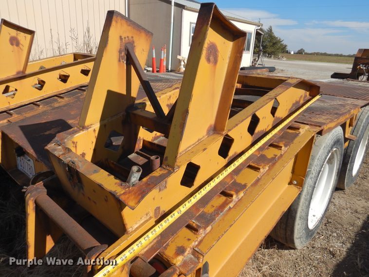 image for item JT9442 1990 Fontaine  lowboy equipment trailer