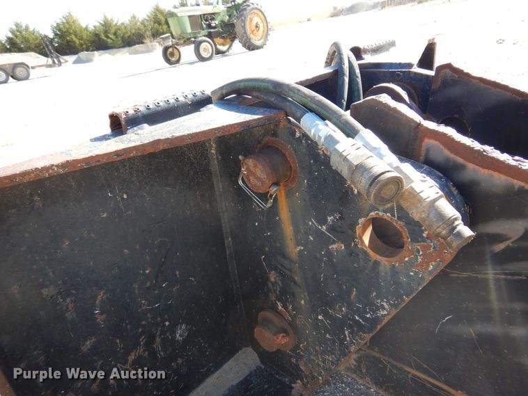 image for item JT9443 Skid steer breaker