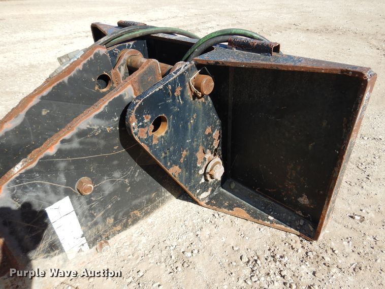 image for item JT9443 Skid steer breaker