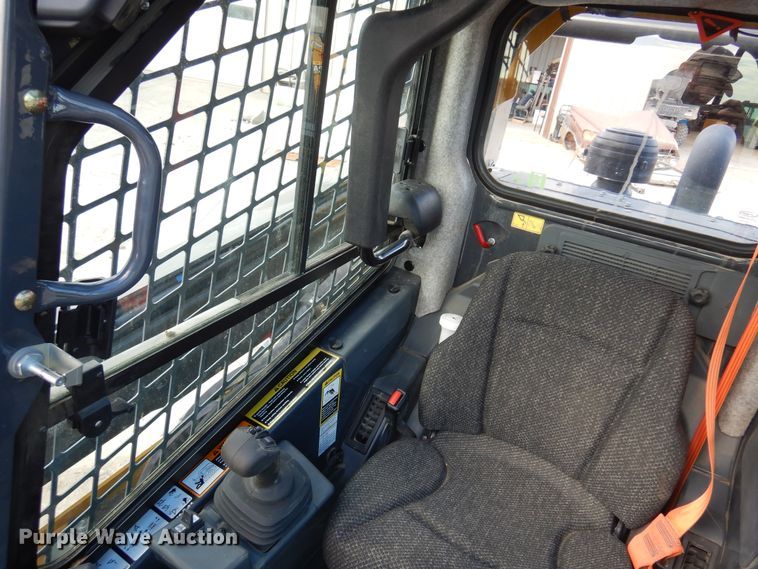 image for item JT9447 2020 John Deere 333G  tracked skid steer loader