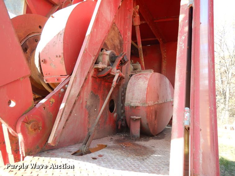 image for item KK9772 1956 Manitowoc 2000  crane