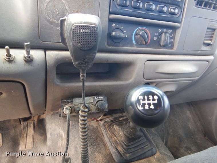 image for item KO9176 2000 Ford F450 Super Duty  utility / service truck