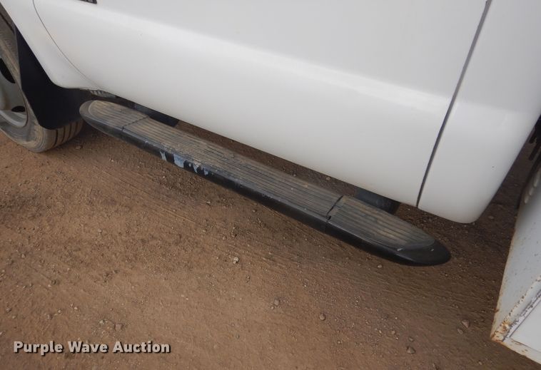 image for item KO9176 2000 Ford F450 Super Duty  utility / service truck