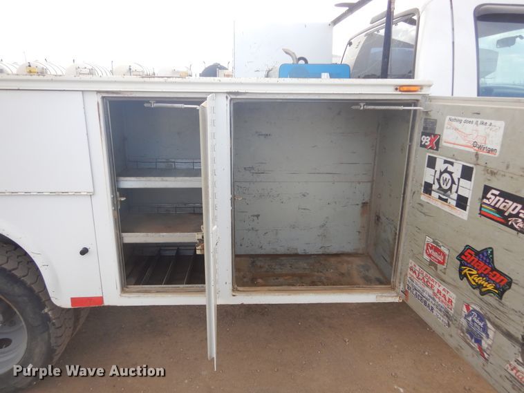 image for item KO9176 2000 Ford F450 Super Duty  utility / service truck